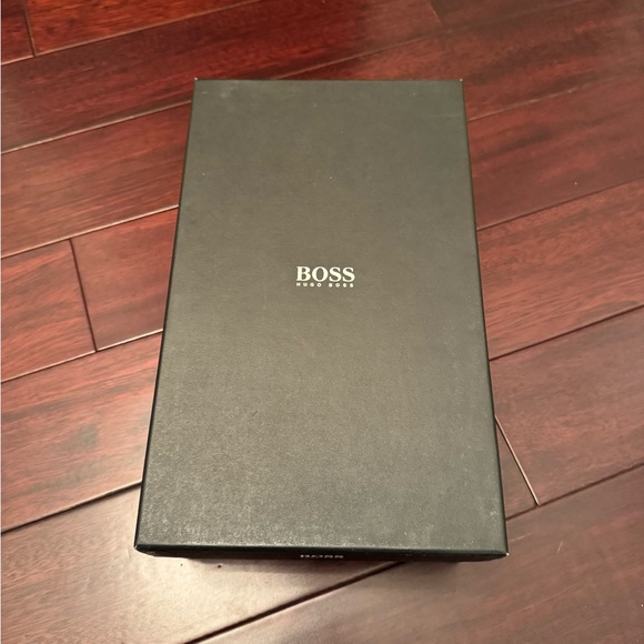 Hugo Boss Cream Sneakers with Pink Sole - Picture 7 of 7